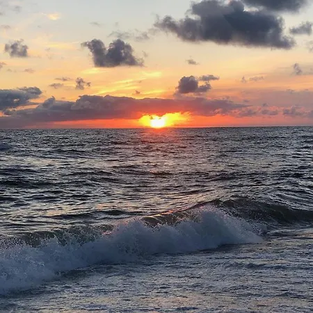 Strandhotellet Vederso 酒店 3*