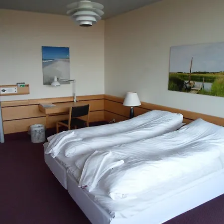 酒店 Strandhotellet Vederso 3*