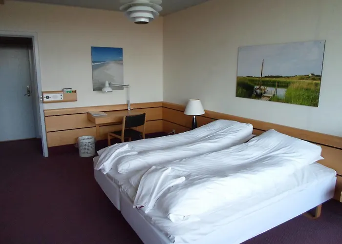 מלון Strandhotellet Vederso 3*